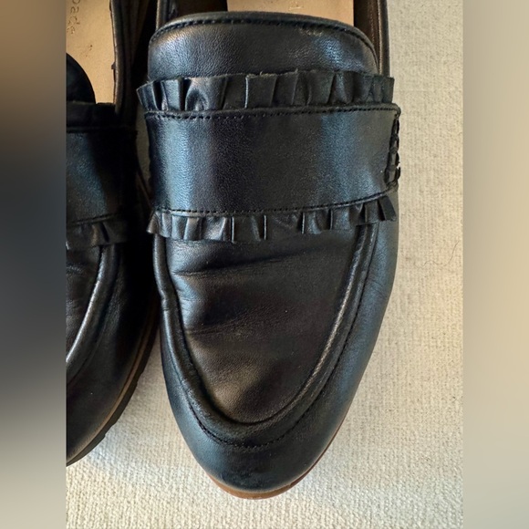 KATE SPADE Womens Black Leather Chunky Ruffle Loafers, Size 8 - Picture 2 of 9